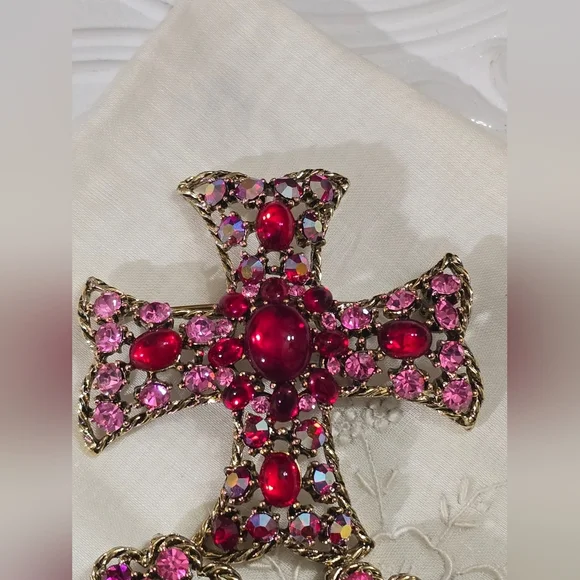 Vintage Weiss Pink Red Rhinestones Maltese Cross Brooch & Clip-on Earrings Set - Picture 3 of 10